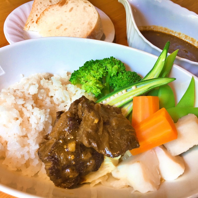 地元産黒毛和牛のスパイシーカレー